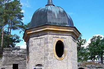 Kaplička - v létě se zde pořádají koncerty při svíčkách