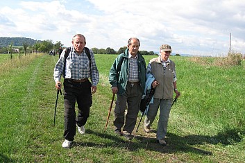 Odbočili jsme z asfaltky do polí (VČ)