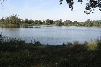 Řeka se schovala, ale zato jsme přišli k rybníkům (VČ)