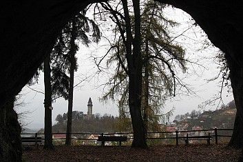 Výhled z předsíně na město (VČ)