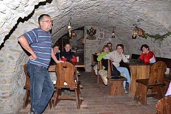 To nás tedy pěkně otrávilo (a navíc tučná cena za koštovačku)! (IČ)