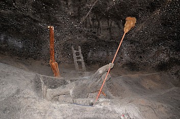 V dolech se hromadil metan a horníci ho museli čas od času podpálit