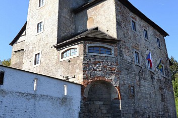 Vítá nás obnovený hrad Vildštejn (IČ)