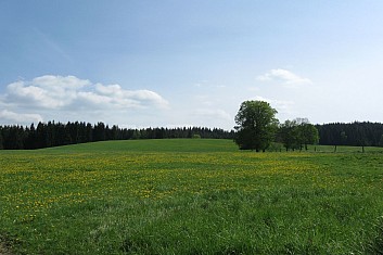 Jarní krajina je velmi pěkná (VČ)