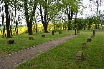 Připomínka bývalého poutního místa u rozvalin kostela sv. Anny (IČ)