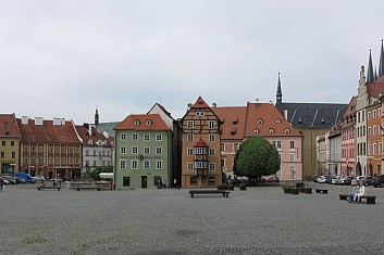 Náměstí Krále Jiřího z Poděbrad se symbolem Chebu - Špalíčkem (VČ)