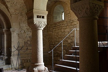 Vstup do kaple z hradního nádvoří (IČ)