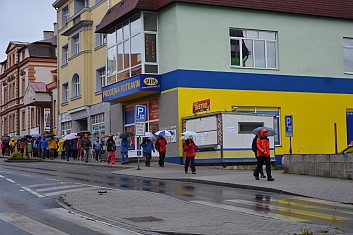 Den bez autobusu začal deštivým počasím (IČ)