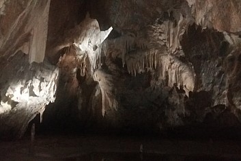 Poslední dóm - zastávka během plavby. Že by dračí hlavy?