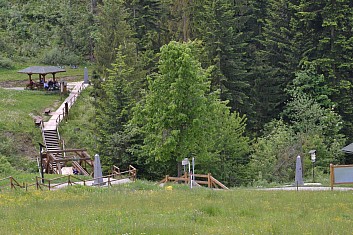 Tři státy - tři obelisky (IČ)