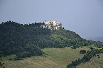 Vyšli jsme z lesa a ejhle ... (IČ)