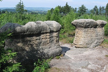 Slavenské skalní hřiby (VČ)