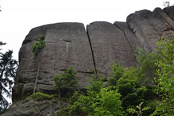 Plačící oko (IČ)