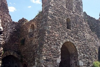 Pozůstatky věže Potštejna