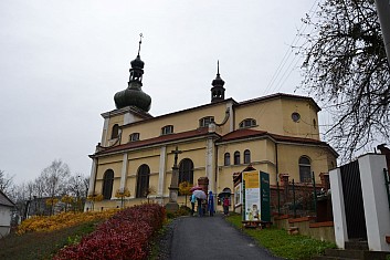 Prohlídka skončila, ale déšť nikoli (IČ)