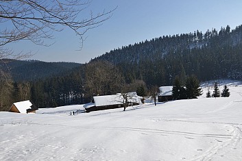 Zasněžené chaloupky na Zadní Mečové (IČ)