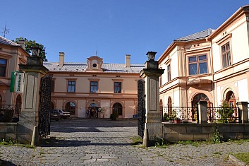 Zámek ve Slavičíně (IČ)