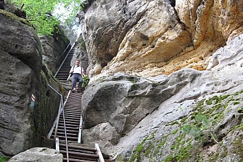 Sestup ze skal do Příhraz (VČ)