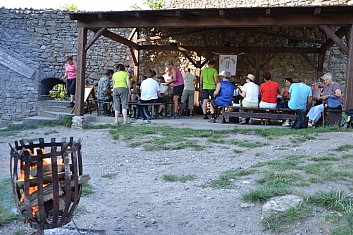 Oheň už vesele plápolá (VČ)