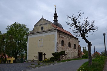 Kostel je zasvěcen sv. Jiljí (IČ)