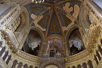 Interiér synagogy byl zakonzervován v původním stavu (IČ)