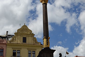 Mariánský sloup na náměstí Republiky (IČ)