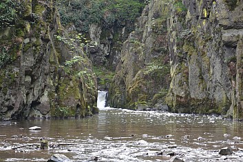 Skryjský vodopád (IČ)