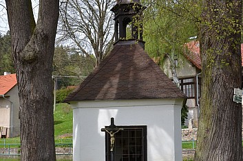 Přísednice - kaplička na návsi (IČ)