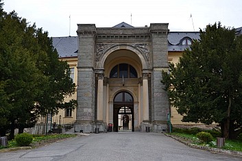 Brána na první nádvoří (IČ)