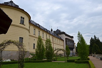 Jižní část Zbirožského zámku (IČ)