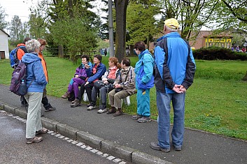 Řidič má volný den, musíme na výlet po vlastní ose (IČ)