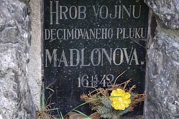 Decimace byla trestem za zběhnutí z bitvy u Breitenfeldu. Bylo popraveno 90 vojáků a důstojníků. (IČ)