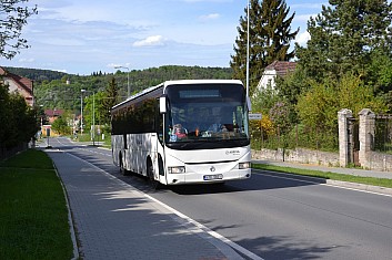 Komu se nechtělo šlapat do kopce, svezl se busem (IČ)