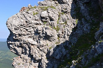 Skalnatý vrchol Bielej skaly (IČ)