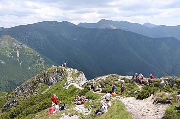 Po krátkém odpočinku je čas vydat se dále (IČ)