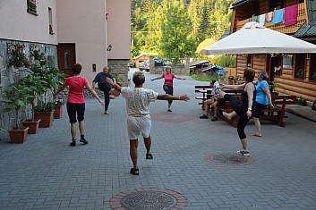 Ranní ptáčata mají rozcvičku (IČ)