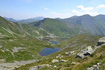 Zatím se uklidníme pohledem na Jamnícke plesá (IČ)