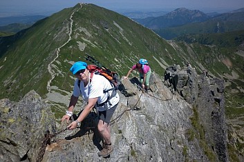 Naše odvážné turistky jsou tu s námi (JR)
