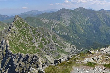 Za Ostrým Roháčem se rozkládá Tatrzański Park Narodowy (IČ)