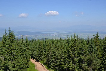 Pohled na severozápad na Tvrdošín, Trstenou a Oravskou přehradu (IČ)