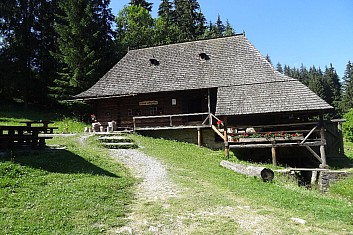 Ve skanzenu nechybí ani krčma - U Mlynárky (AH)