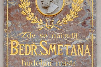 Pamětní deska na rodném domě Bedřicha Smetany (IČ)