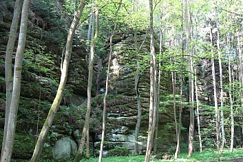 Skály tu vypadají jako naskládané bochníky (VČ)