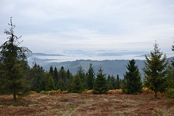 Mlhy v údolí zůstaly hluboko pod námi (IČ)
