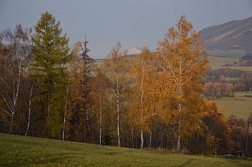 V dáli není Cheopsova pyramida, ale odtěžený Kotouč (IČ)