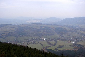 Tam v oparu jsou Štramberk a Kopřivnice (IČ)
