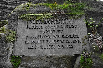 Pamětní deska Vojty Náprstka (IČ)