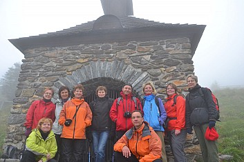Uděláme si společné foto u studánky (IČ)
