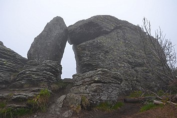Kamenné okno (IČ)