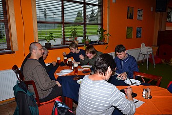 Samozřejmě nazapomínáme doplňovat tekutiny (IČ)
